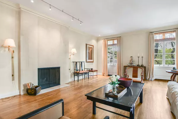 Chicago, IL 60610,1260 N Astor ST #3