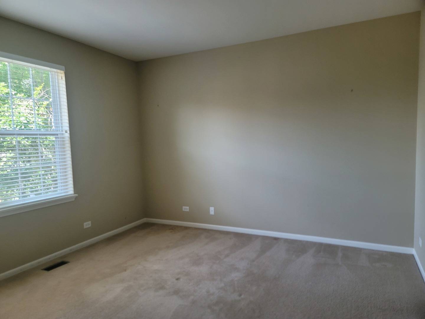 Elgin, IL 60124,3144 Taunton ST #3144