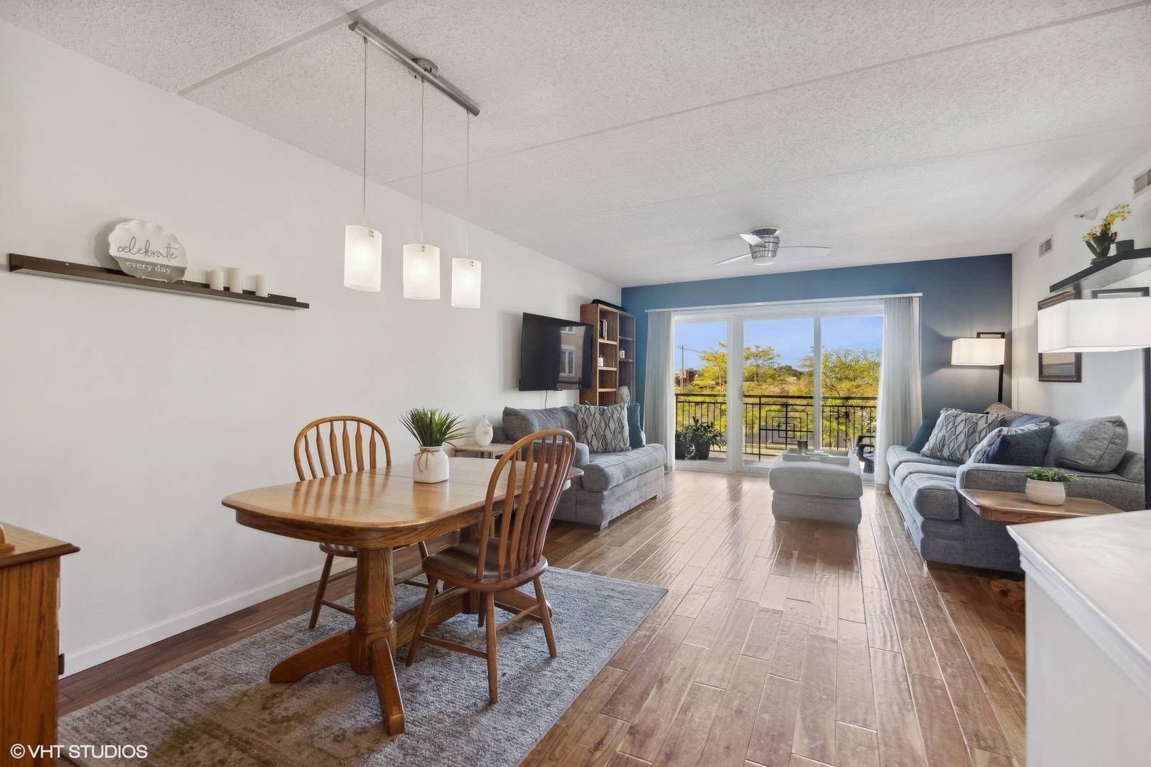 Lombard, IL 60148,1 S Lincoln AVE #213