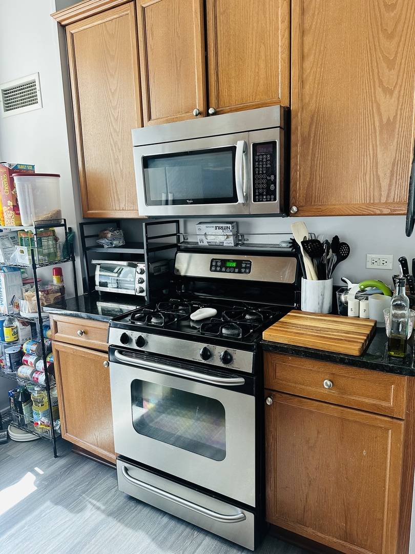 Chicago, IL 60654,330 W Grand AVE #1601