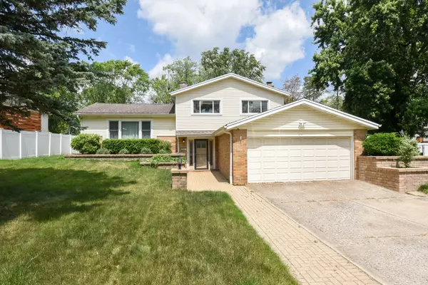 1026 Timber LN, Darien, IL 60561