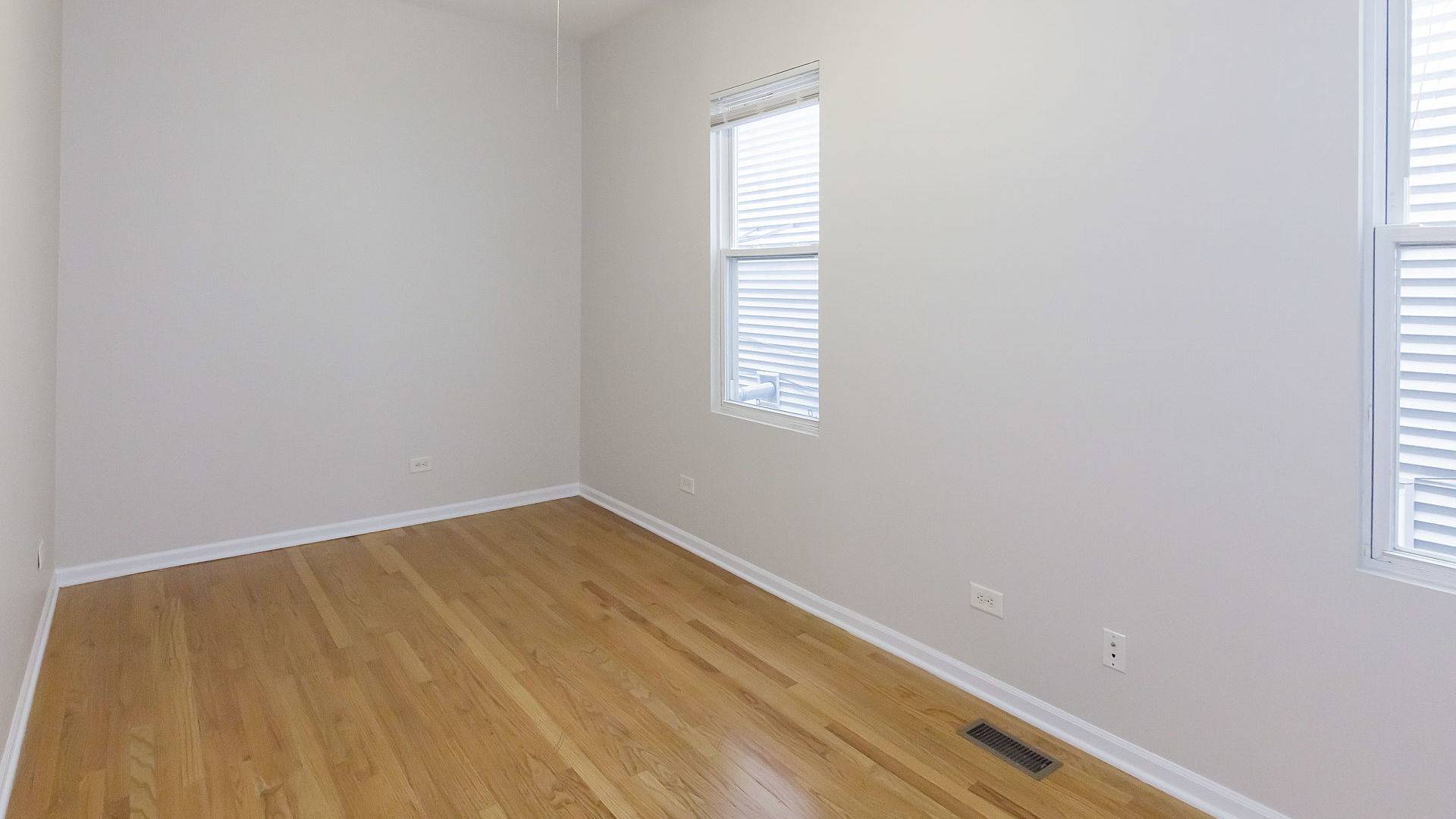 Chicago, IL 60647,1850 N Washtenaw AVE #1