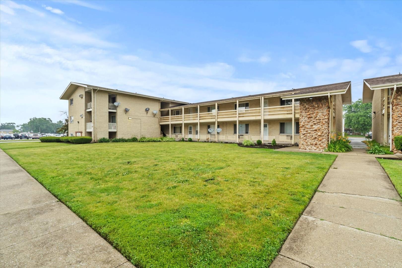 Midlothian, IL 60445,14501 Keystone AVE #8