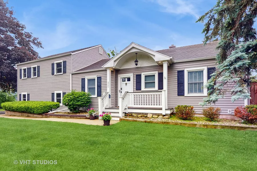 2333 Catherine ST, Northbrook, IL 60062