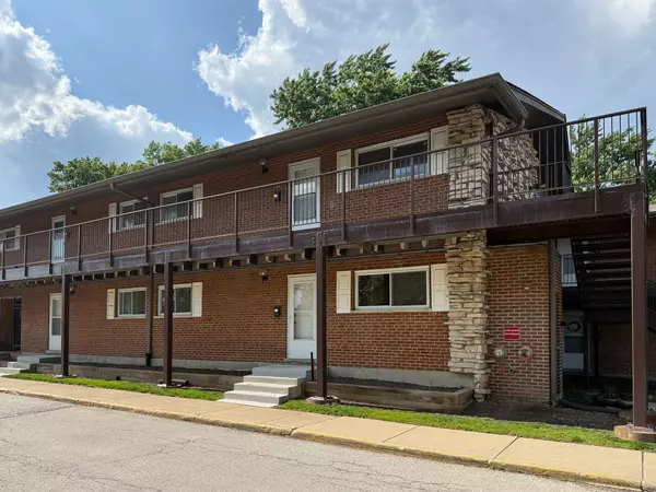 Mount Prospect, IL 60056,1840 W Hatherleigh CT #1E
