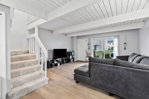 Round Lake, IL 60073,410 Meadow Green LN