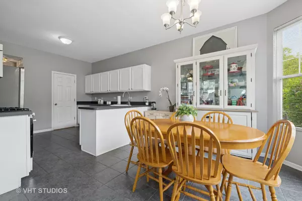 Carpentersville, IL 60110,1936 Cobblestone DR
