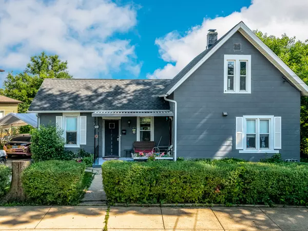 Elgin, IL 60120,484 Hickory PL