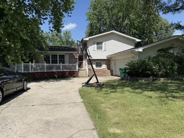 1920 Heather LN, Joliet, IL 60431