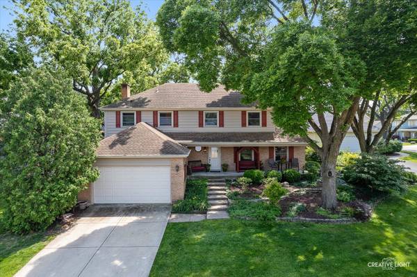 6382 Twin Oaks LN, Lisle, IL 60532