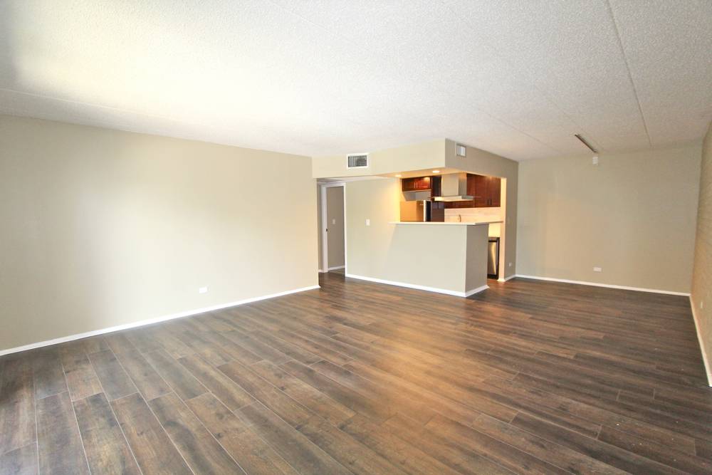 Northbrook, IL 60062,3851 N PARKWAY DR #21D