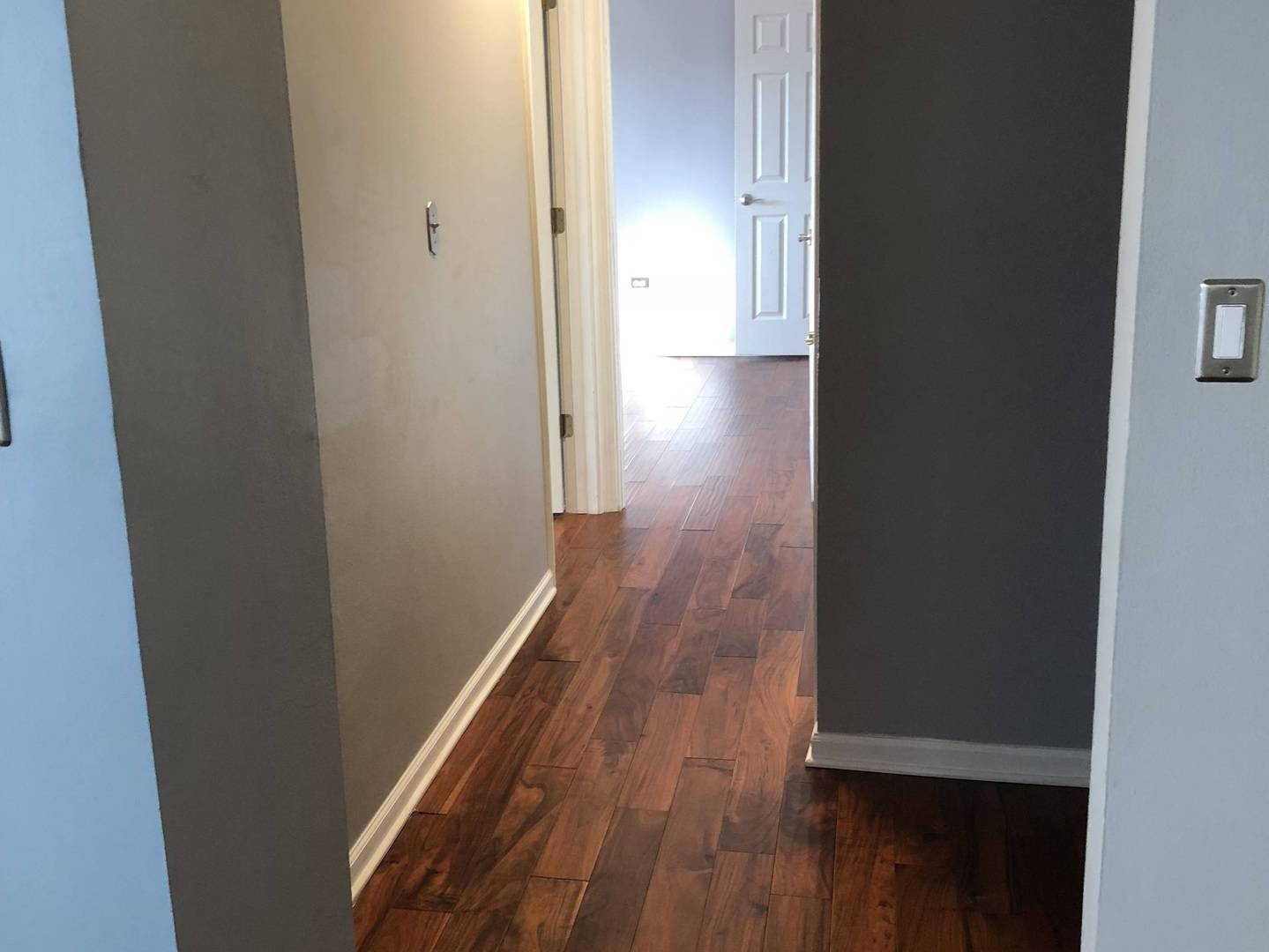 Hillside, IL 60162,1919 S Wolf RD #1-418