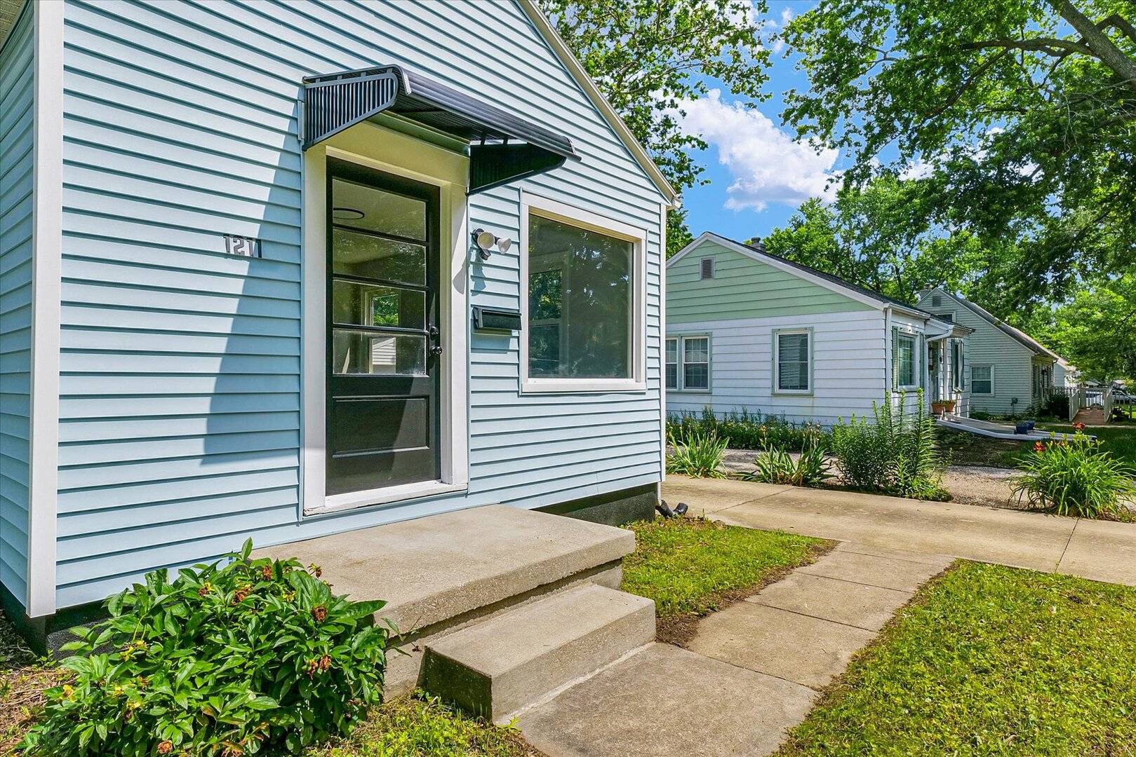 Champaign, IL 61820,1211 Garden LN