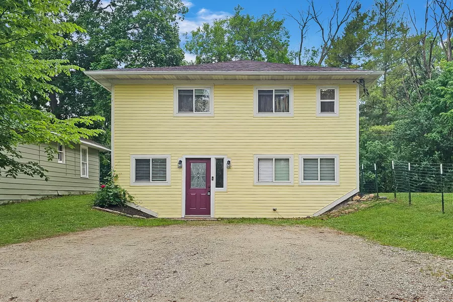 26689 W Pine ST, Antioch, IL 60002