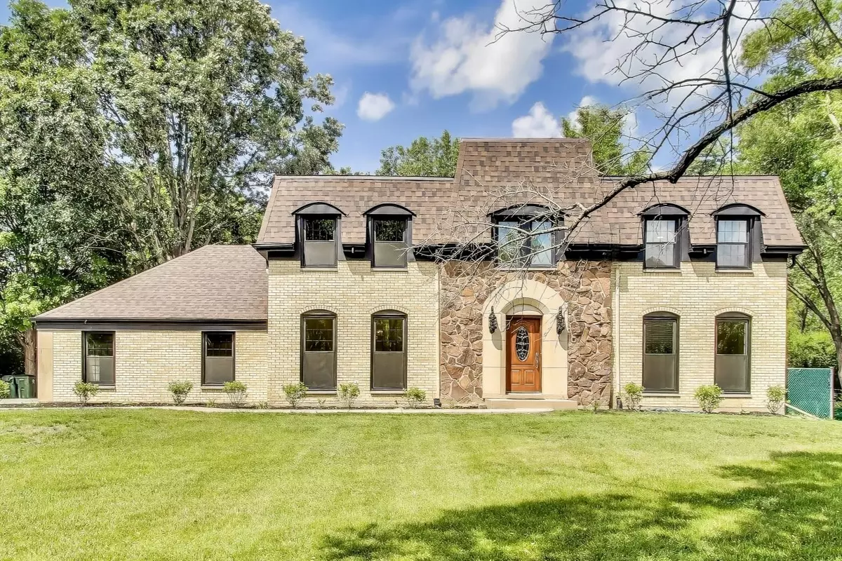 Palatine, IL 60067,151 S Whitehall CT