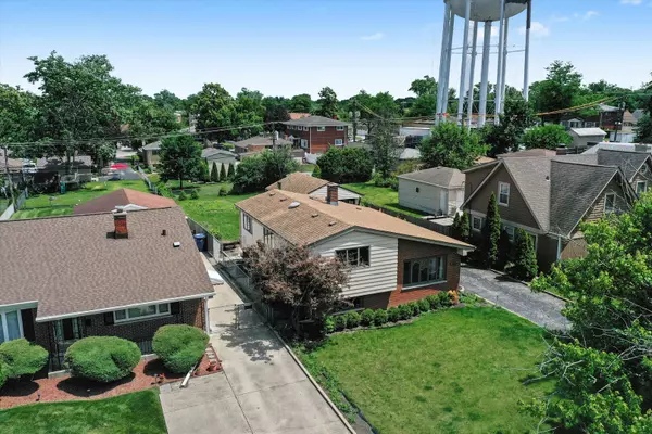 Villa Park, IL 60181,537 N Yale AVE N