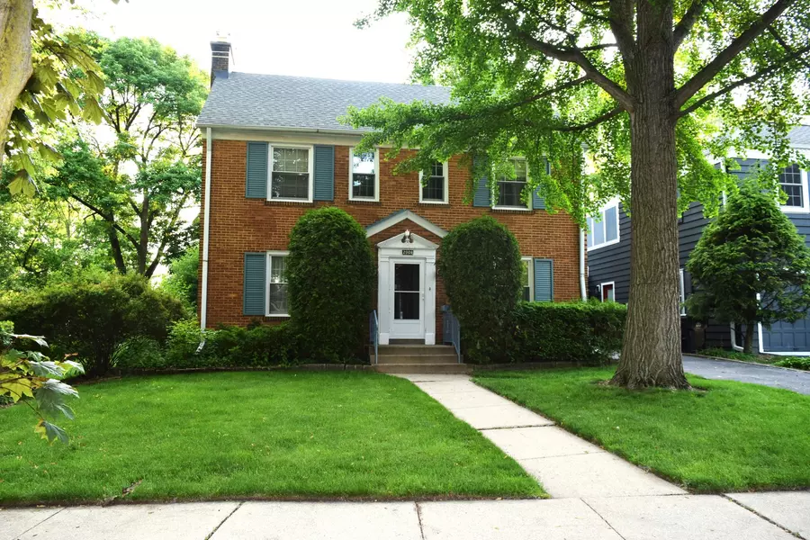 2008 Mcdaniel AVE, Evanston, IL 60201
