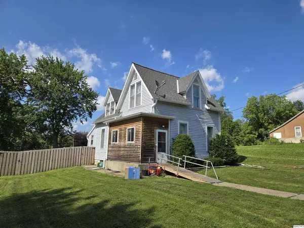 1429 Monroe, Quincy, IL 62301
