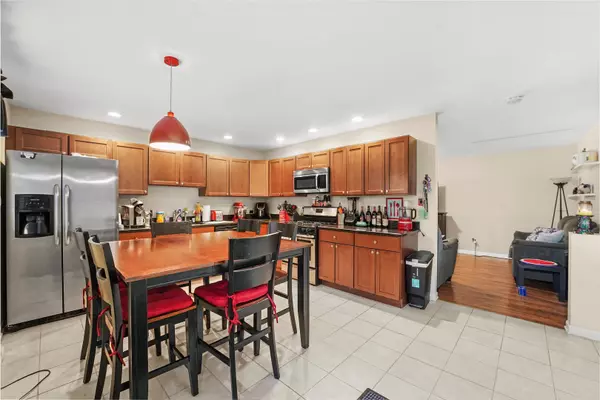 Oak Forest, IL 60452,4301 BARRY LN