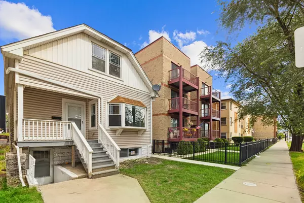 4718 W Addison ST, Chicago, IL 60641