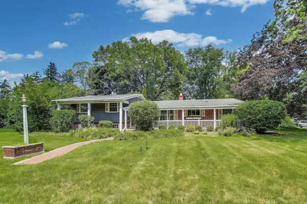 Mount Prospect, IL 60056,708 S Edgewood LN