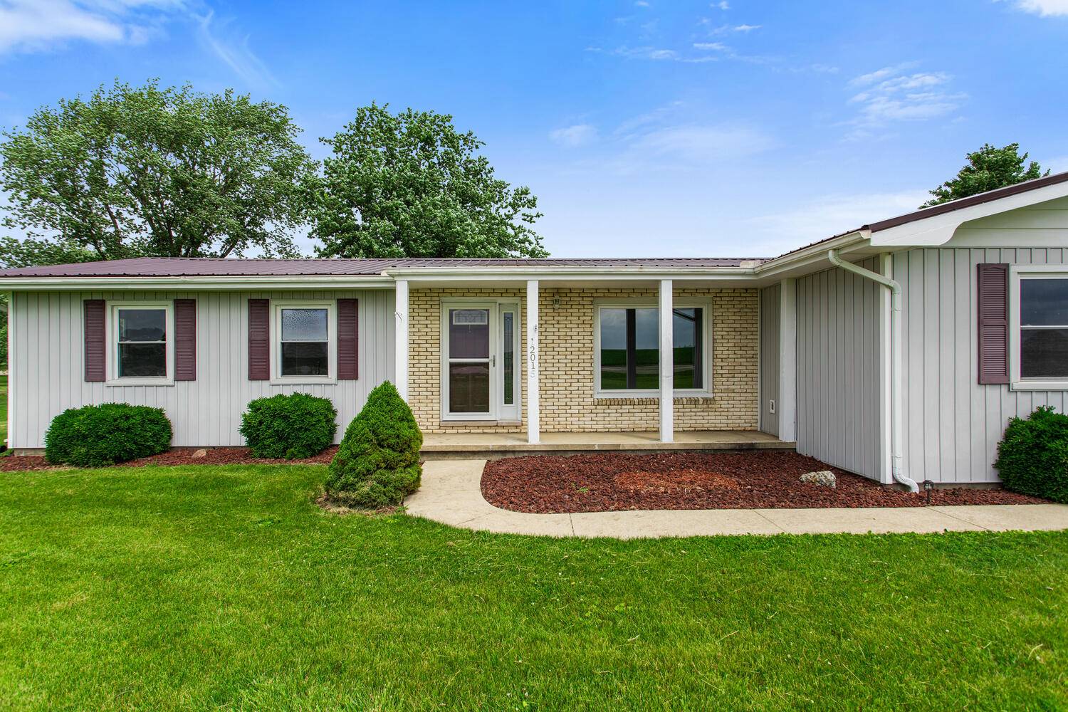 Farmer City, IL 61842,12015 Maple Hill DR