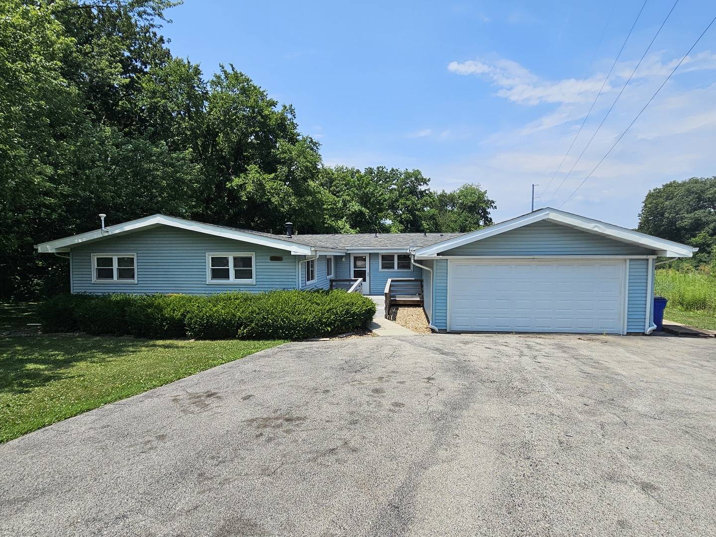 2875 N Vine ST, Decatur, IL 62526