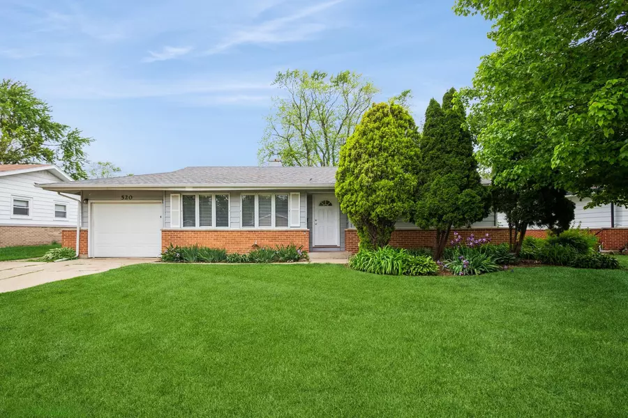 520 Landmeier RD, Elk Grove Village, IL 60007