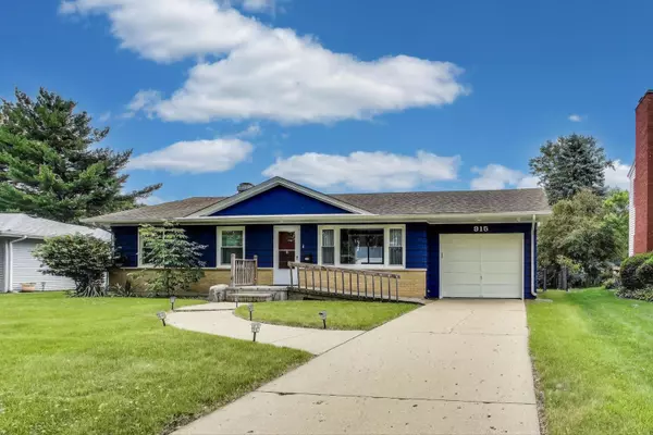 Elgin, IL 60123,915 Carol AVE