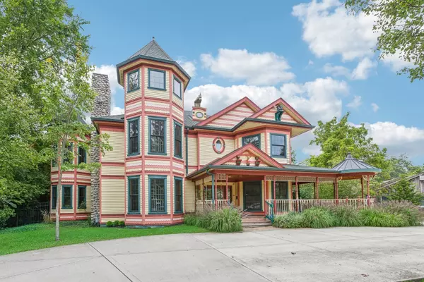 6022 S Peck AVE, La Grange Highlands, IL 60525
