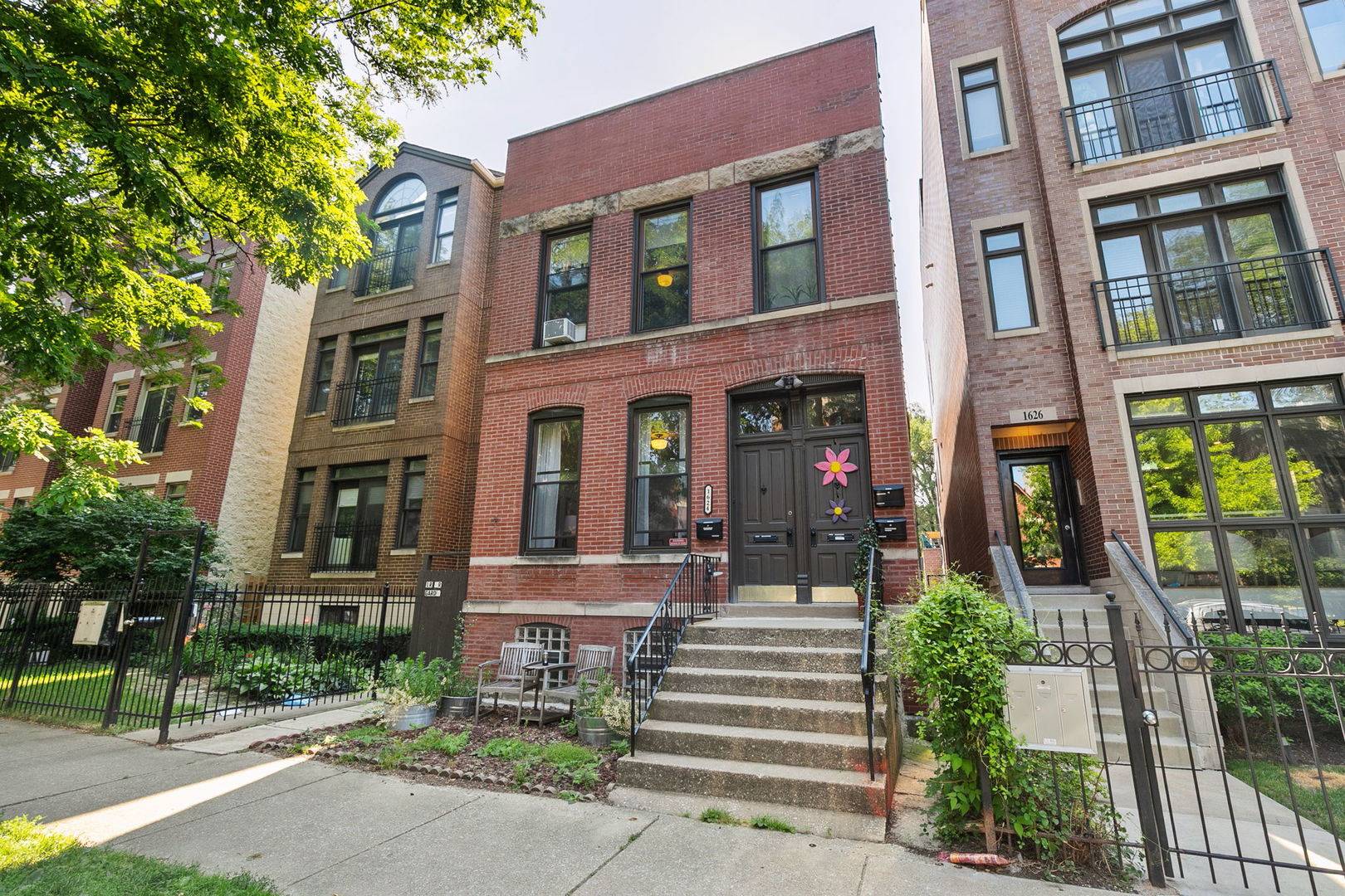 1624 N Oakley AVE, Chicago, IL 60647