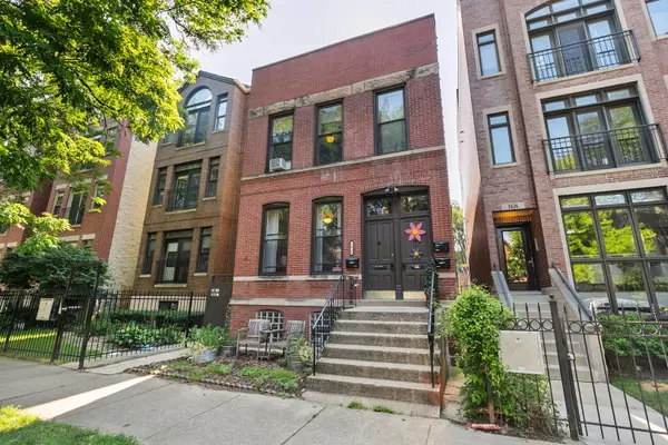 1624 N Oakley AVE, Chicago, IL 60647