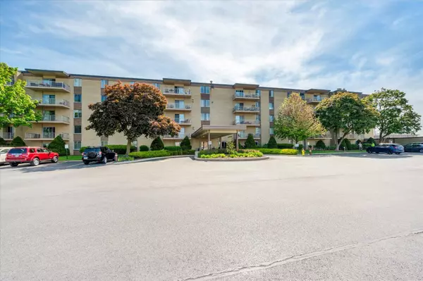 110 W Butterfield RD #314S, Elmhurst, IL 60126