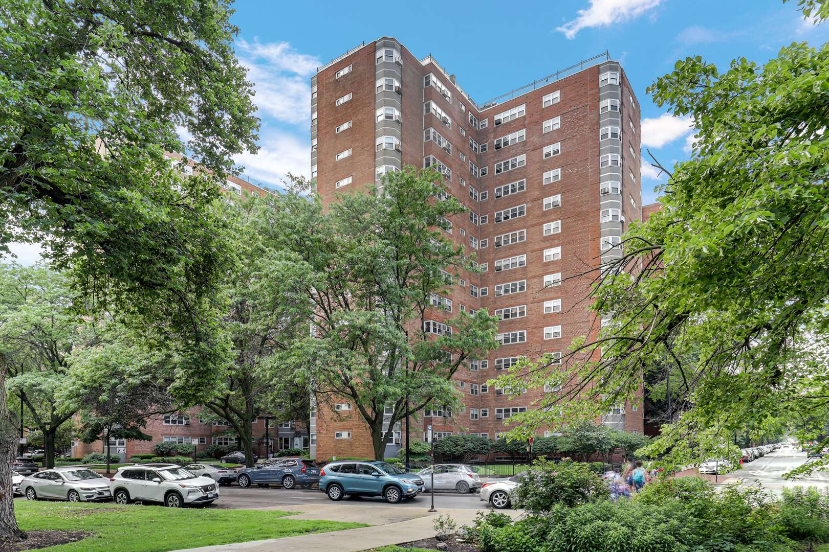 Chicago, IL 60640,4970 N Marine DR #822