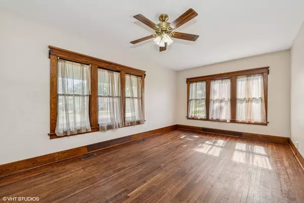 Harvard, IL 60033,306 E Diggins ST