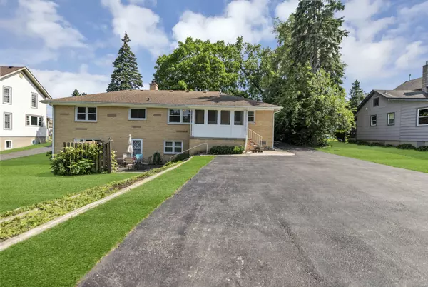 Hebron, IL 60034,11608 Maple AVE