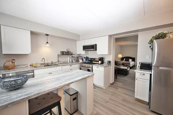 Downers Grove, IL 60515,4946 Douglas RD #202