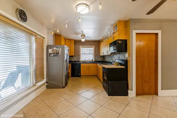 Lyons, IL 60534,4340 Elm AVE