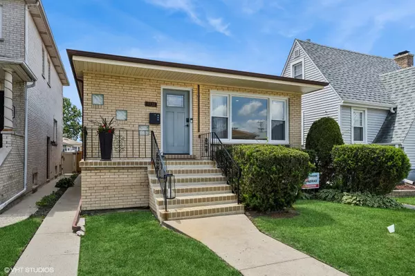 7535 W Carmen AVE, Harwood Heights, IL 60706