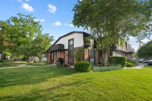 1024 INVERRARY LN #1024, Deerfield, IL 60015