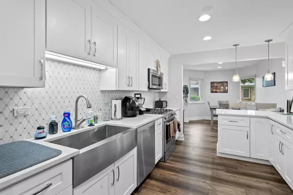 Buffalo Grove, IL 60089,1211 Ranchview CT #1211