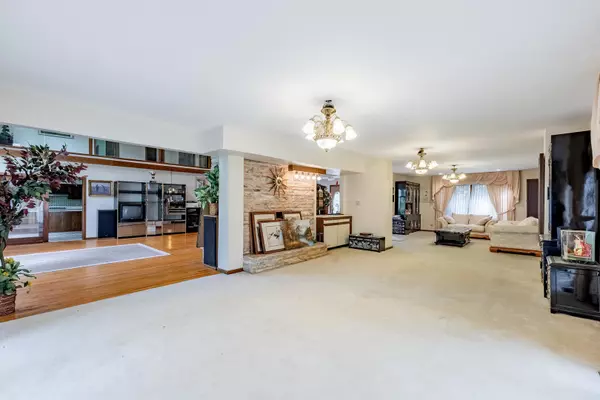 Orland Park, IL 60467,15657 116th AVE