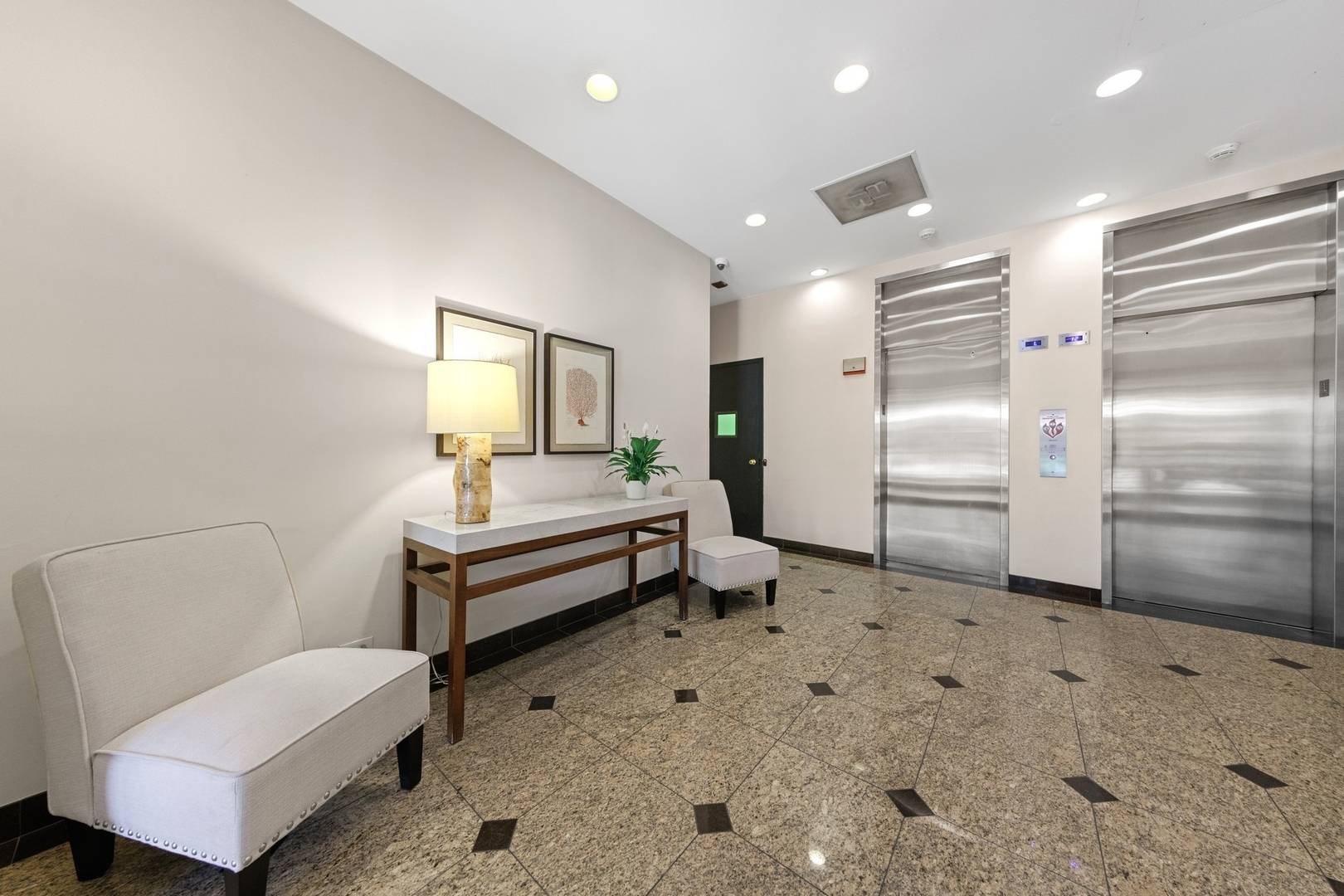 Chicago, IL 60610,1450 N Astor ST #5C