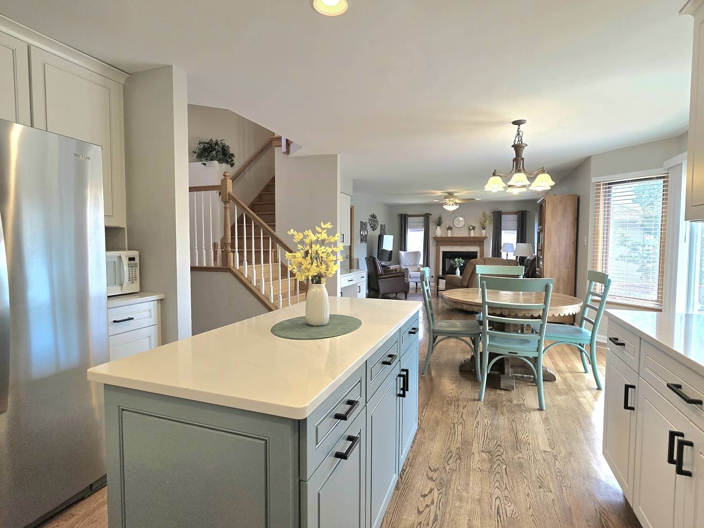 New Lenox, IL 60451,3204 Apache DR