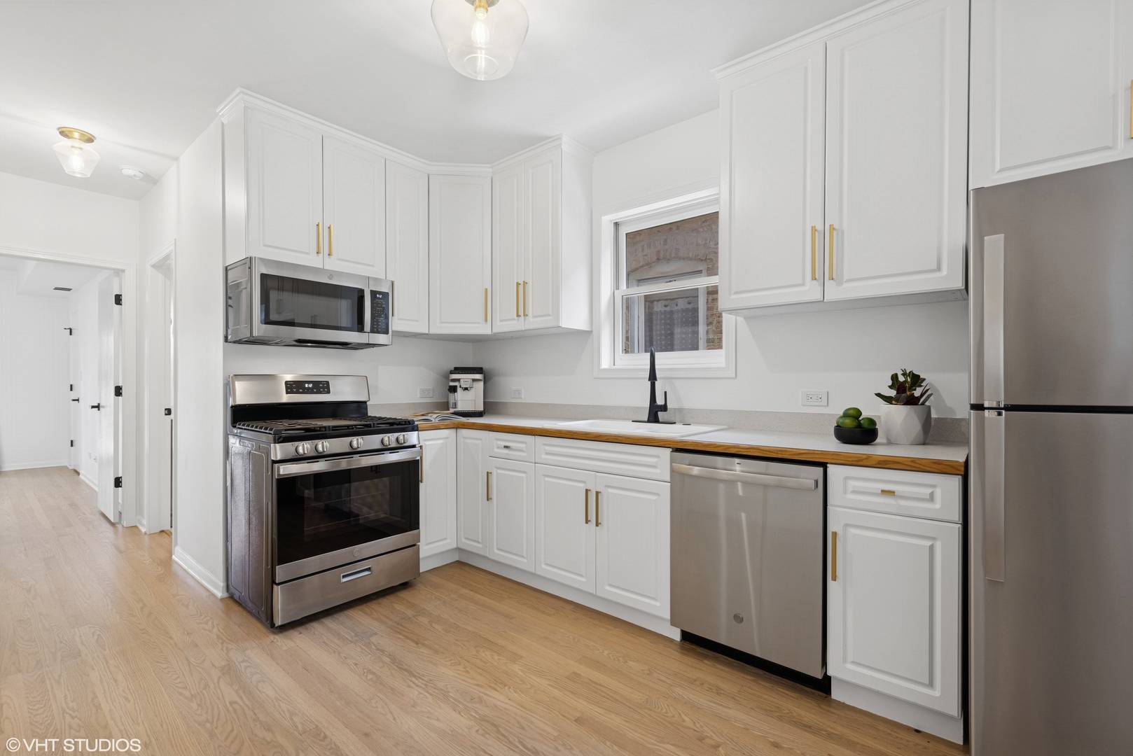 Chicago, IL 60622,1064 N Marshfield AVE #2