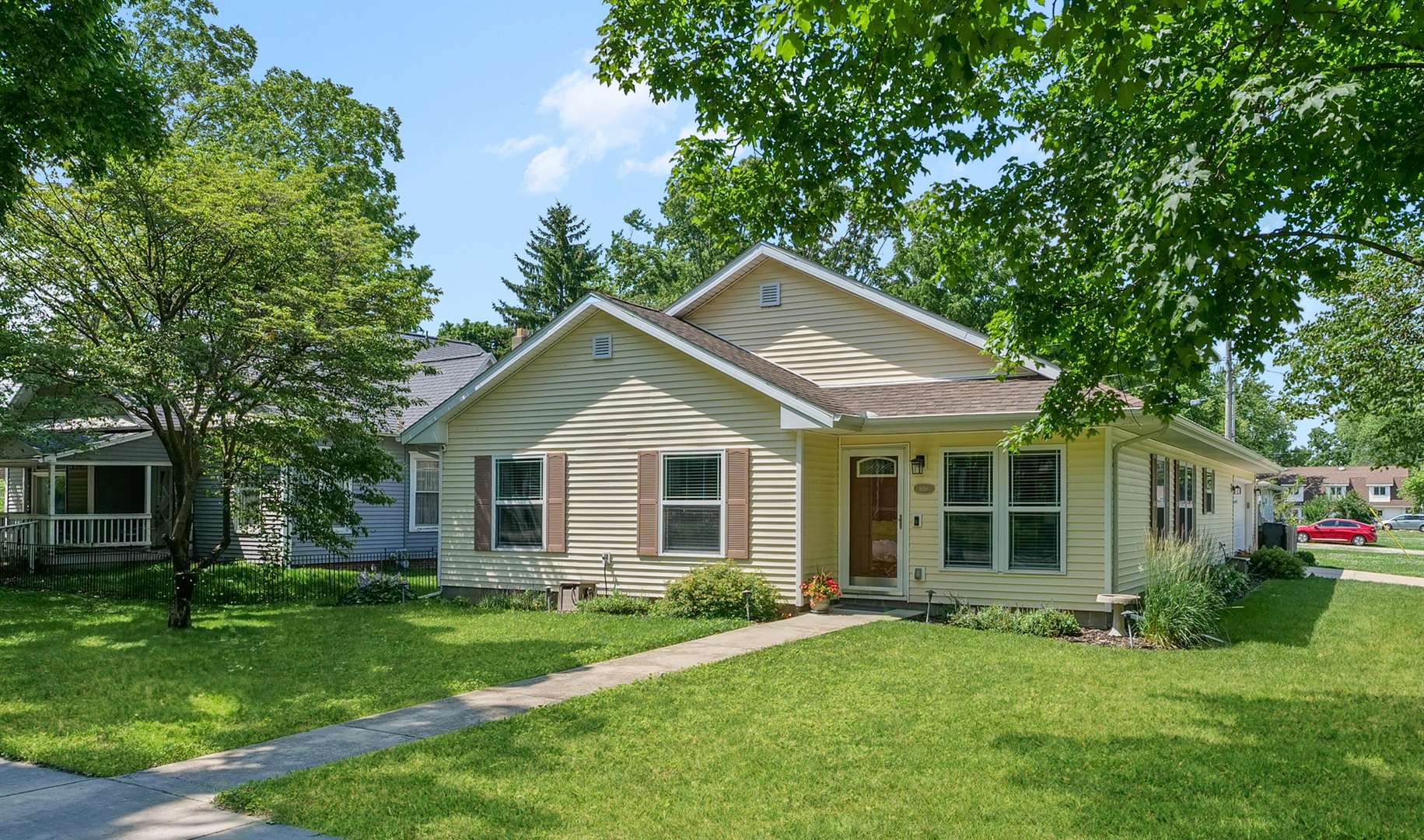 St. Joseph, IL 61873,608 E Lincoln ST