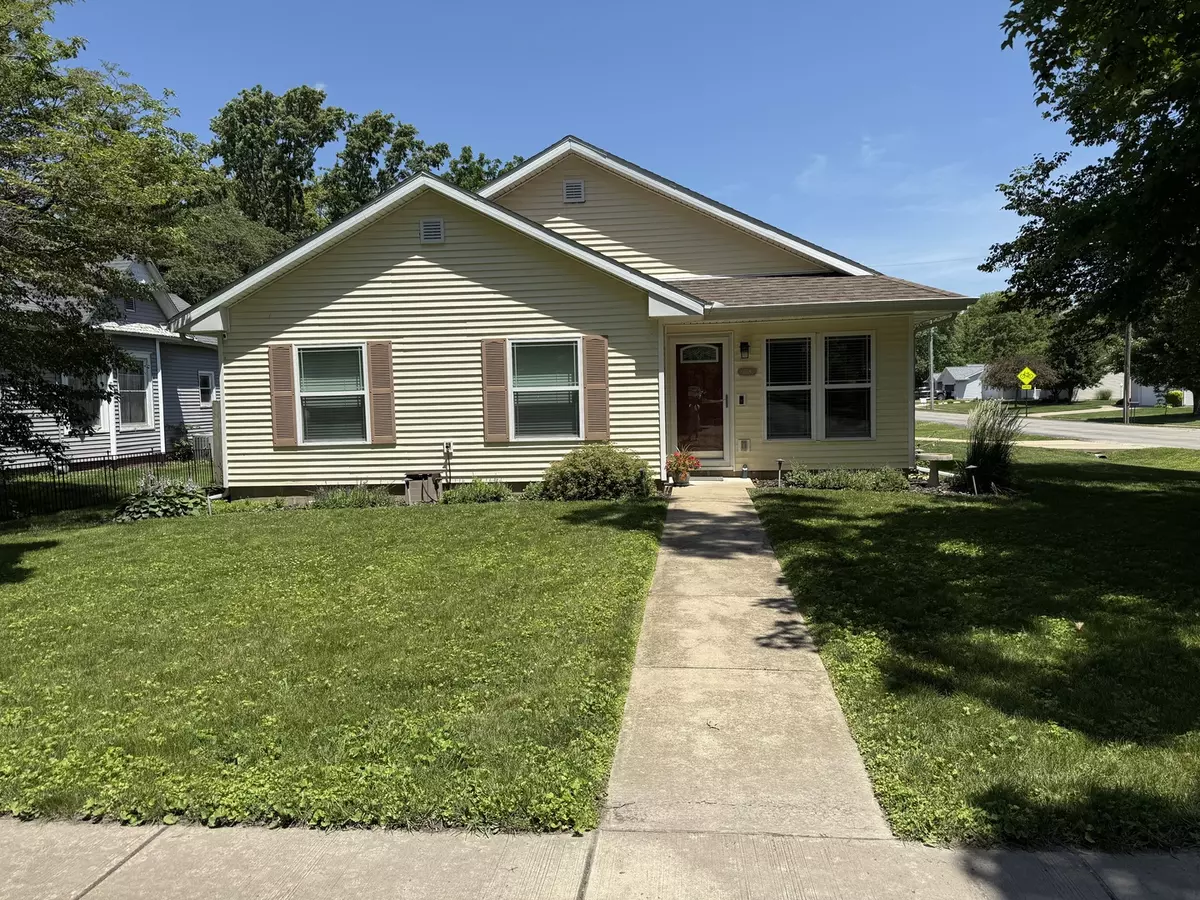 St. Joseph, IL 61873,608 E Lincoln ST