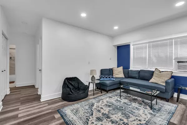 Chicago, IL 60625,5335 N CALIFORNIA AVE #103