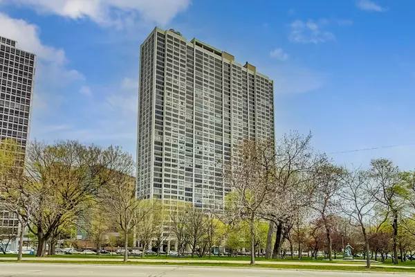 2800 N Lake Shore DR #4216, Chicago, IL 60657