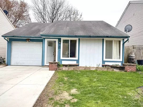 30w105 Maplewood DR, Warrenville, IL 60555
